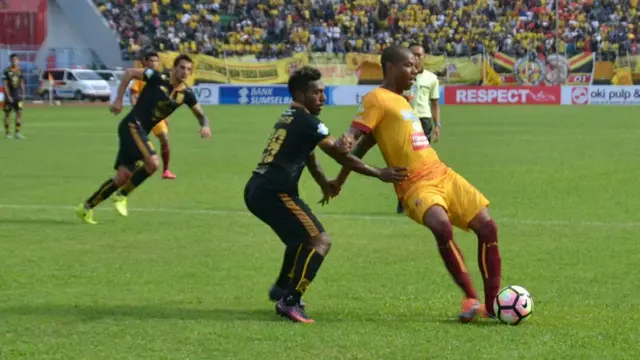 Mantan Striker Sriwijaya FC, Hilton Moreira (kanan) (Liputan6.com / Indra Pratesta)