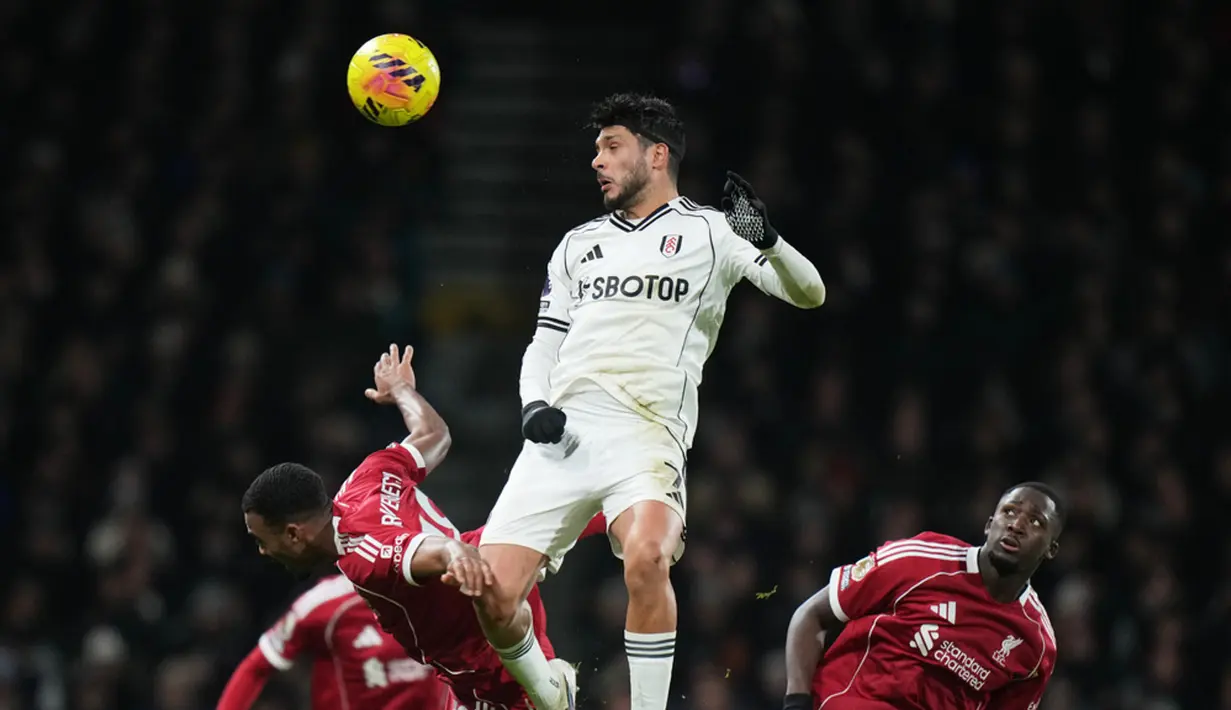 Berkat hasil imbang ini, Liverpool masih tertahan di peringkat empat klasemen dengan poin 34 dari 20 laga. Sementara itu, Fulham menduduki peringkat 11 dengan poin 28. (AP Photo/Alastair Grant)