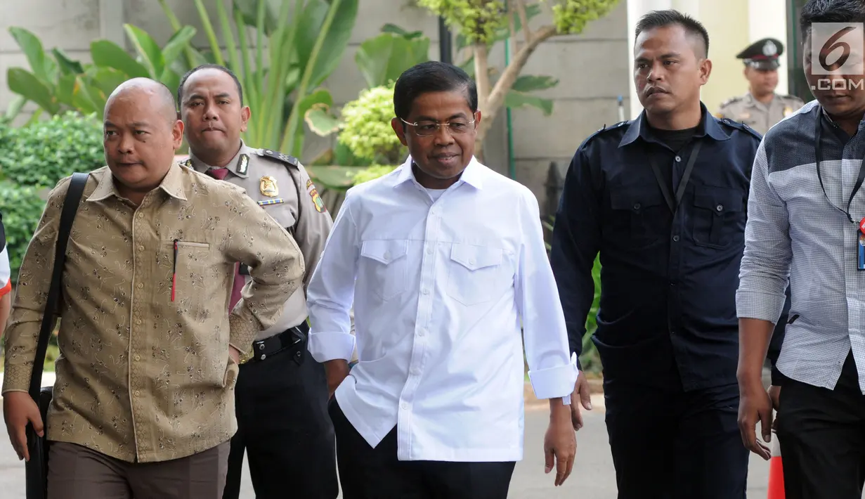 Menteri Sosial, Idrus Marham kembali mendatangi gedung Komisi Pemberantasan Korupsi (KPK) di Jakarta, Kamis (26/7). Idrus kembali diperiksa sebagai saksi untuk kasus dugaan suap Pembangkit Listrik Tenaga Uap (PLTU) Riau-I. (Merdeka.com/Dwi Narwoko)