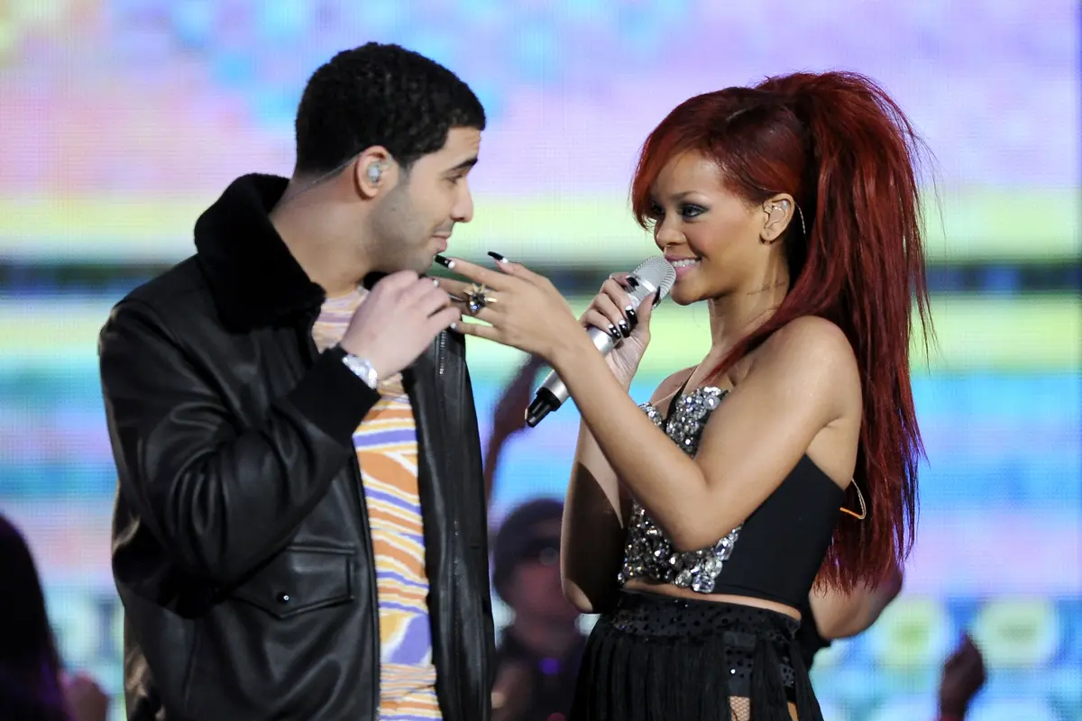 [Bintang] Drake dan Rihanna