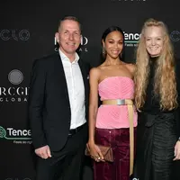 Harold Weghorst and Zoe Saldana with Suzy Amis Cameron.