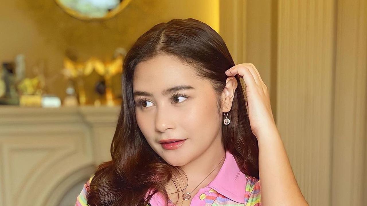 FOTO: Gaya Kasual Prilly Latuconsina, Simpel dan Stylish