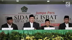 Menteri Agama Lukman Hakim Saiffudin didampingi Ketua Komisi VIII DPR RI Ali Taher, Perwakilan MUI Abdullah Jaidi, dan Dirjen Bimas Islam Muhammadiyah Amin saat memberi keterangan hasil Sidang Isbat, Jakarta, Selasa (15/5). (Merdeka.com/Iqbal Nugroho)