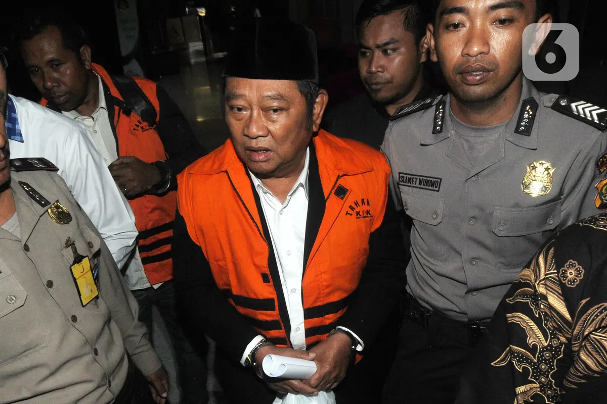 Ekspresi Bupati Sidoarjo Saiful Ilah Saat Ditahan KPK