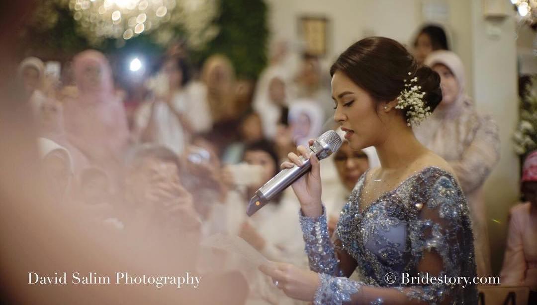 Raisa gelar siraman dan pengajian [foto: instagram.com/thebridestory]