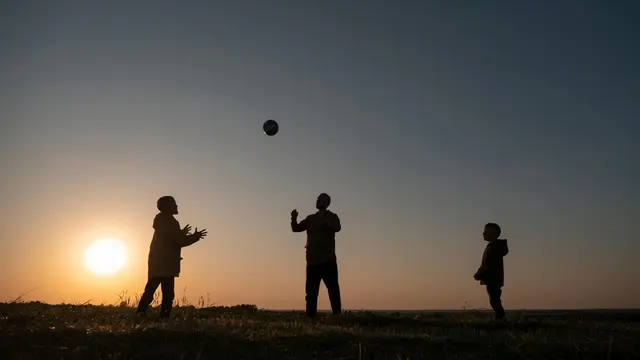 11 Ide Kegiatan Seru di Rumah Saat Libur Sekolah Bersama Anak