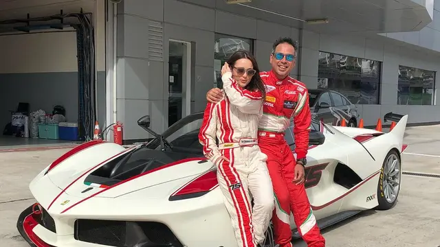 [Fimela] David Tjiptobiantoro Suami Julie Estelle