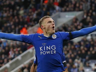 Striker Leicester City, Jamie Vardy, akan menebar ancaman bagi pertahanan MU pada laga Liga Inggris malam nanti. (AFP Photo/Lindsey Parnaby)