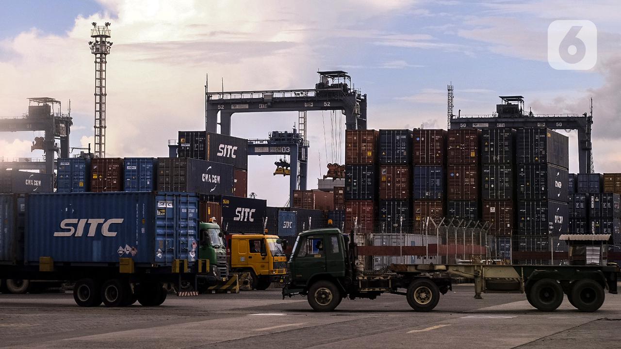 FOTO: Neraca Dagang RI Mei 2021 Surplus USD 2,36 Miliar