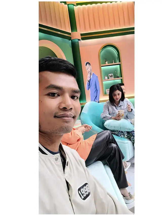6 Potret Sultan TikToker saat Diundang ke TV, Kini Mengemis Minta Uang ke Raffi Ahmad