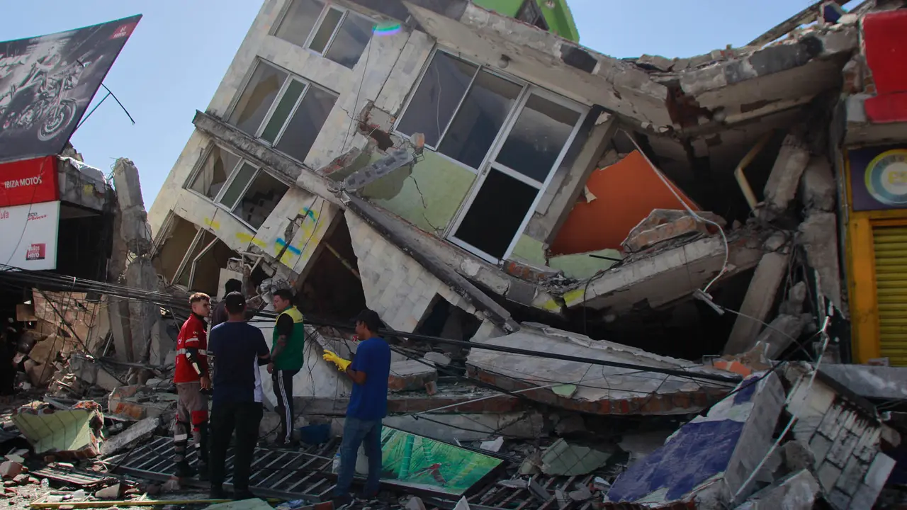 Gempa Dahsyat Magnitudo 7,4 Guncang Kolombia 132 Orang Tewas