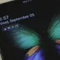 Satu hari digunakan, layar Galaxy Fold kembali rusak. (Doc: TechCrunch/ Brian Heater)