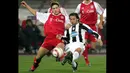 Setelah itu, Frings dipinang oleh Munchen pada 2004. Ia hanya bermain semusim dengan tampil sebanyak 29 laga dan menciptakan tiga gol. (Foto: AFP/Paolo Cocco)
