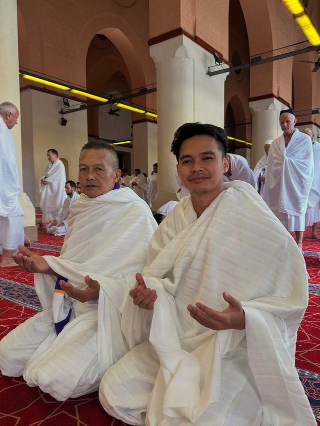 6 Potret Kenangan Aiman Ricky dan Sang Ayah, Meninggal Dunia di Bulan ...