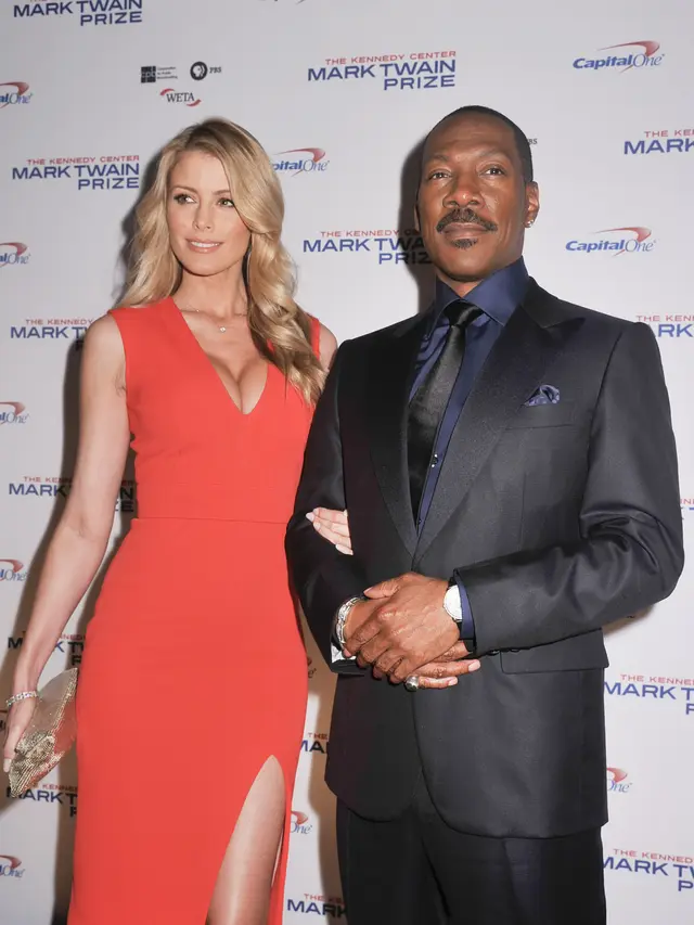 [Bintang] Eddie Murphy dan Paige Butcher