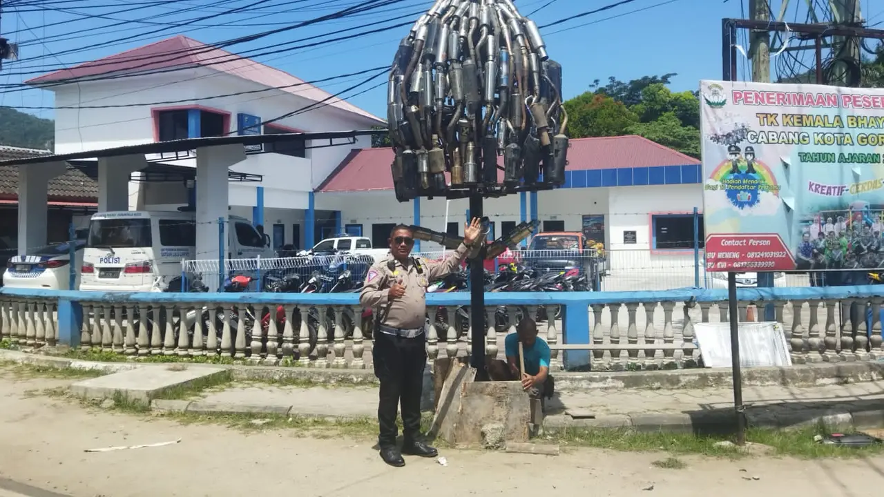 Tugu Knalpot