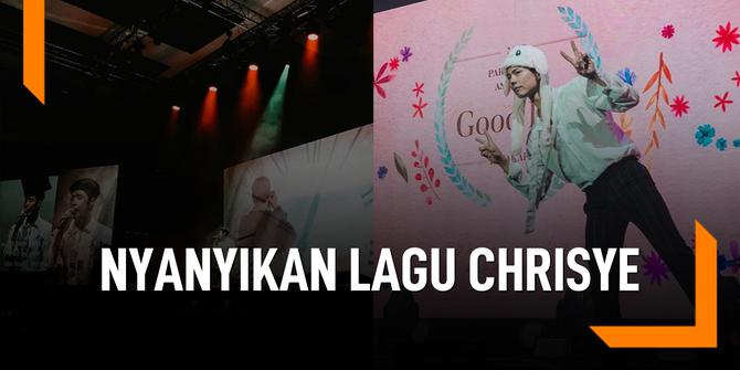 VIDEO: Syahdu, Gaya Park Bo Gum Nyanyikan Lagu Chrisye