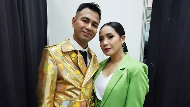 7 Potret Perjalanan Cinta Raffi Ahmad dan Nagita Slavina yang Rayakan Anniversary Kelima