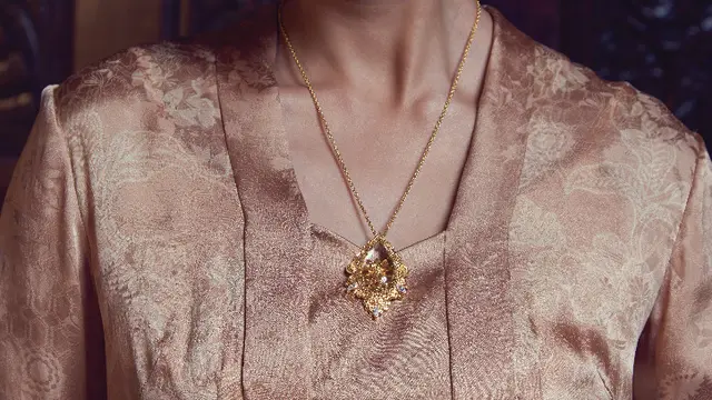 Sosok Tara yang Welas Asih Diabadikan dalam Perpaduan Koleksi Kebaya dan Perhiasan Era Soekamto