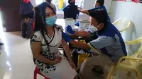 Pemerintah Percepat Vaksinasi Daerah PPKM Level 4 di Luar Jawa-Bali