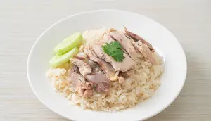 Resep Nasi Ayam Hainan, Praktis dan Gurih dengan Nasi Pulen