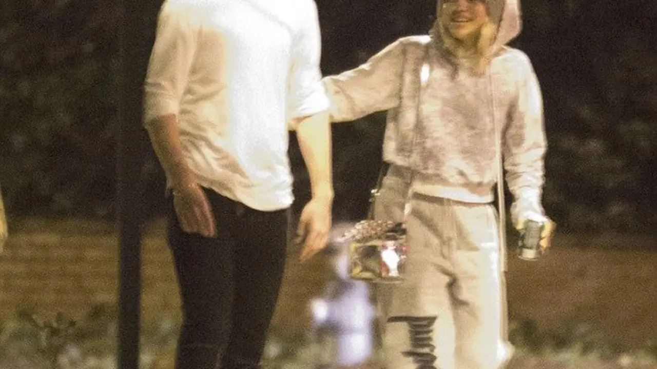 Brooklyn Beckham dan Sofia Richie menghabiskan waktu malam bersama. (via. Dailymail)