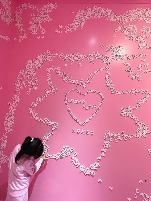 Nycta Gina liburan bersama keluarga (Instagram/missnyctagina)