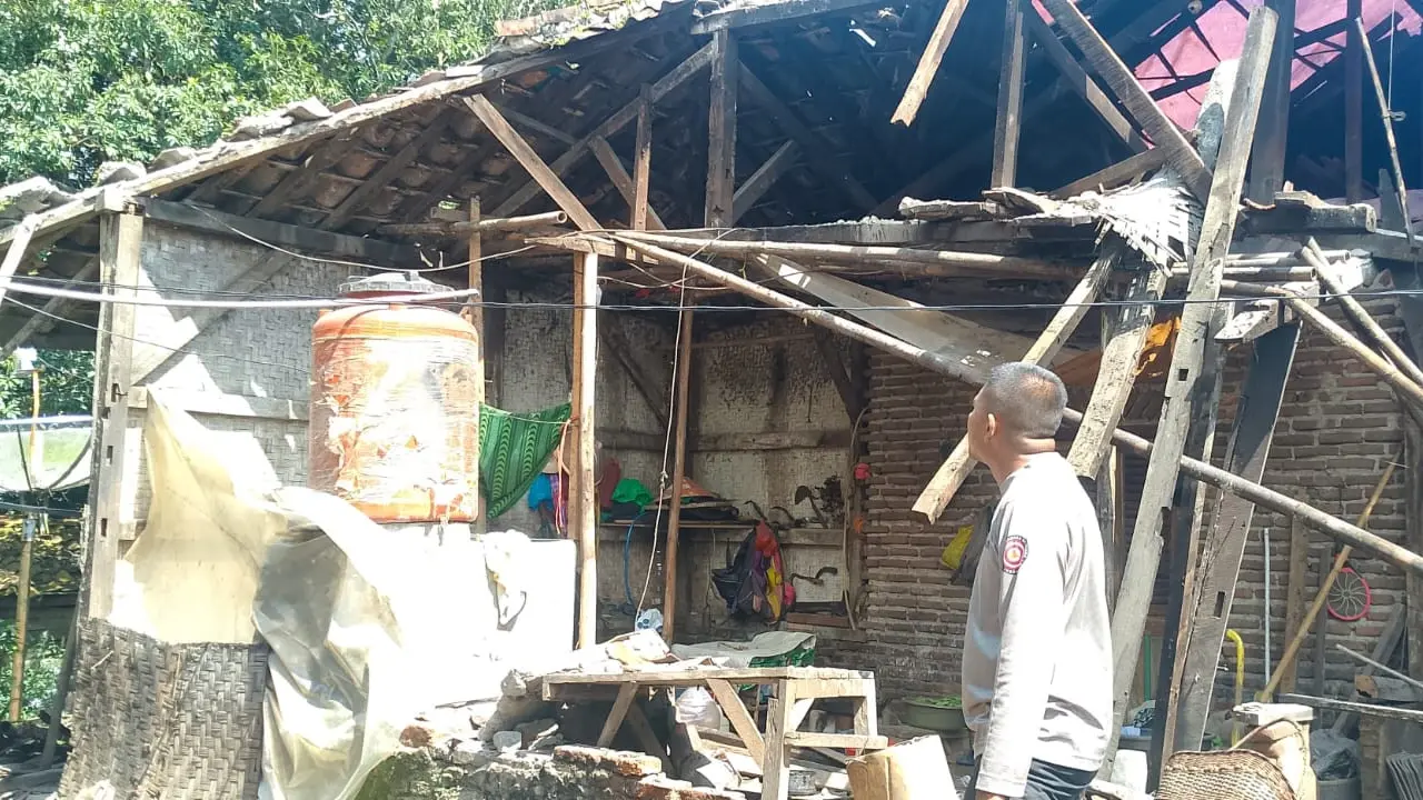 Rumah warga di Sukabumi rusak diguncang gempa