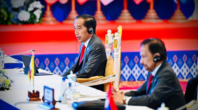 Presiden Joko Widodo atau Jokowi saat menghadiri KTT ASEAN di Phnom Penh Kamboja, Jumat (11/11/2022). (Dok. Biro Pers Sekretariat Presiden).