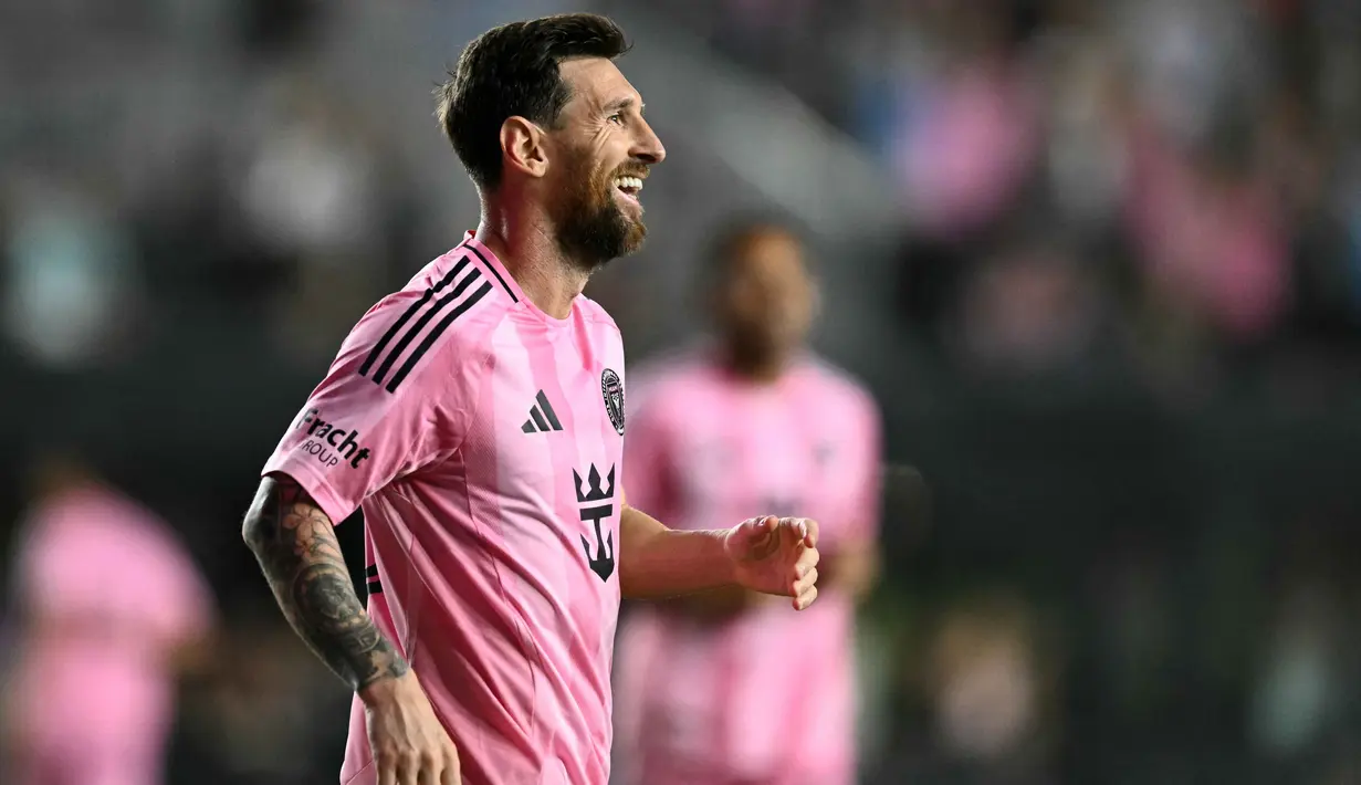 Tuan rumah, Inter Miami berhasil menguasai permainan dan tampil dominan. Gol-gol The Herons dipersembahkan Messi pada menit ke-19 dan 90+6 dan Tadeo Allende (62), sementara gol sang tamu dicetak Hany Mukhtar (90+12). (Chandan Khanna/AFP)