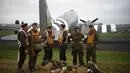 Sekitar 11 ribu pesawat tempur, 7.000 kapal dan perahu penyerbu serta ribuan kendaraan dikerahkan Sekutu selama penyerbuan D-Day. (HENRY NICHOLLS/AFP)