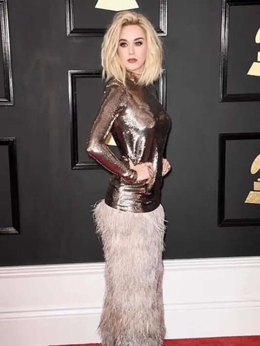 Dikatakannya, tak ada yang bisa membantunya selain dirinya sendiri untuk melawan depresi itu. Meskipun menjalani proses terapi, namun Katy mengatakan ia berusaha untuk damai dengan dirinya sendiri. (Instagram/katyperry)