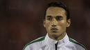 Striker Timnas Indonesia, Ezra Walian, tampak tegang sebelum melawan Vietnam pada laga SEA Games di Stadion MPS, Selangor,Selasa (22/8/2017). Kedua negara bermain imbang 0-0. (Bola.com/Vitalis Yogi Trisna)