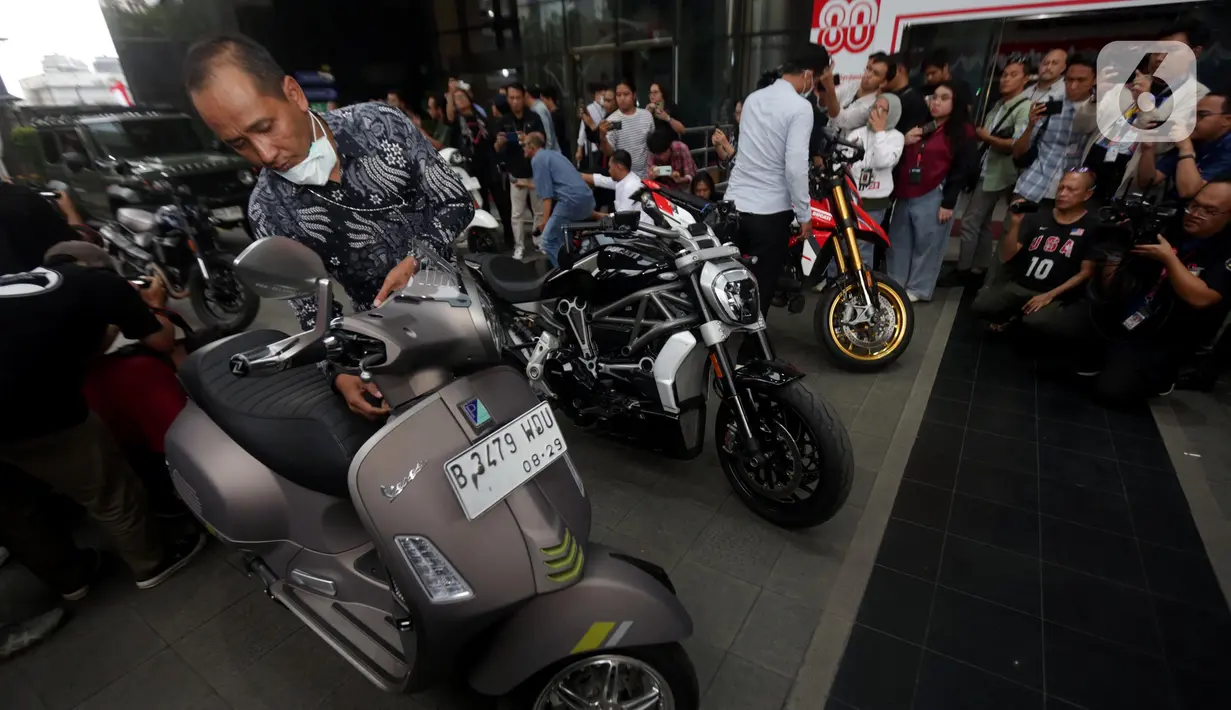 Untuk diketahui, OTT ini dilakukan sejak Rabu (20/8/2025) malam di kawasan Jakarta. (Liputan6.com/Helmi Fithriansyah)