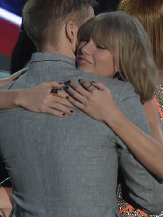 Calvin Harris dan Taylor Swift dikabarkan mengakhiri hubungan asmara mereka yang sudah terjalin selama 15 bulan. (AFP/Bintang.com)