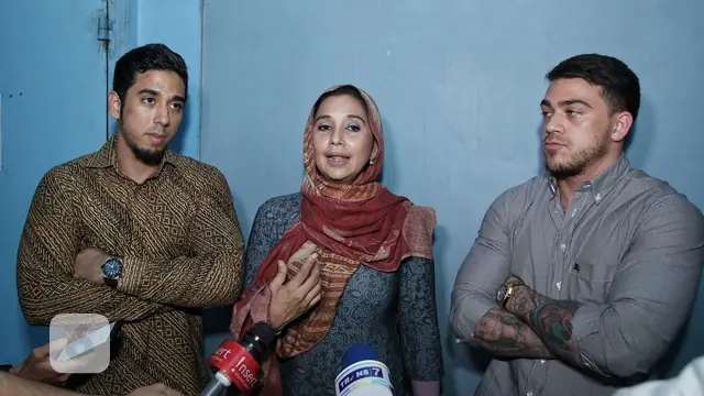[Bintang] Ayu Azhari