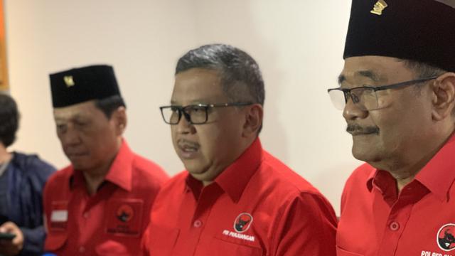Sekretaris Jenderal DPP PDIP Hasto Kristiyanto dan Ketua DPP PDIP bidang Ideologi dan Kaderisasi Djarot Saiful Hidayat