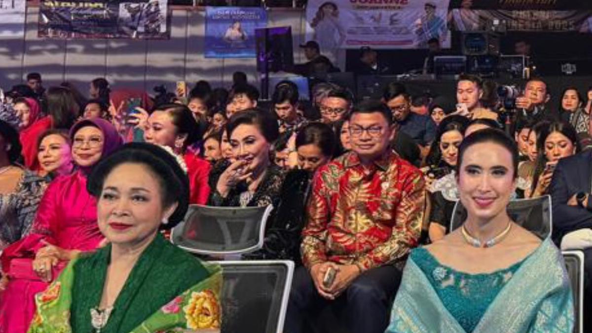 Adu Gaya Anggun Titiek Soeharto dan Menpar Widi Wardhana Jadi Juri Puteri Indonesia, Berbalut Kebaya Cerah