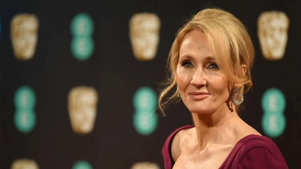 [Bintang] J.K Rowling