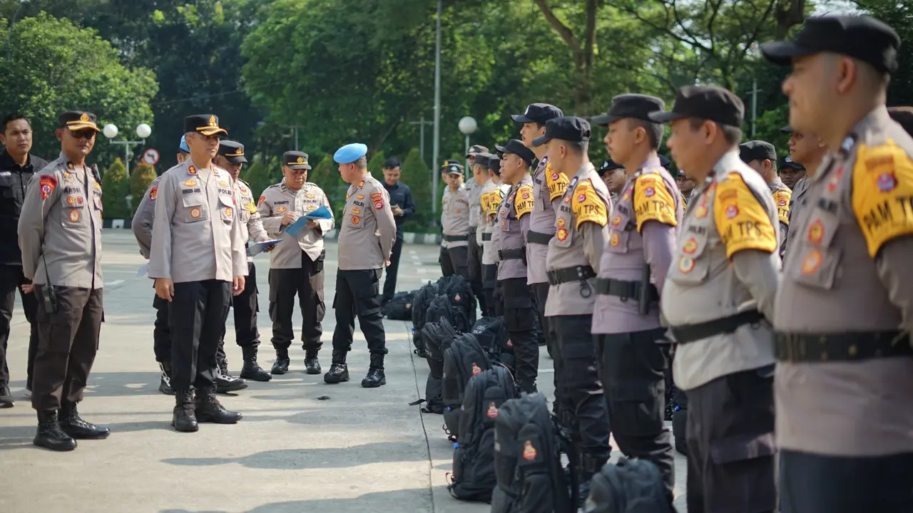 Personel kepolisian Polresta Tangerang dikerahkan untuk mengamankan pelaksanaan Pemungutan Suara Ulang (PSU) di Kabupaten Serang.