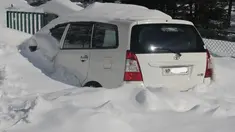 Durabilitas produk Toyota tak perlu diragukan lagi. Salju India, panas Arab Saudi, hingga kemacetan Jakarta bisa dilalui dengan santai. (Source: Instagram/@toyota_innova_in_the_world)