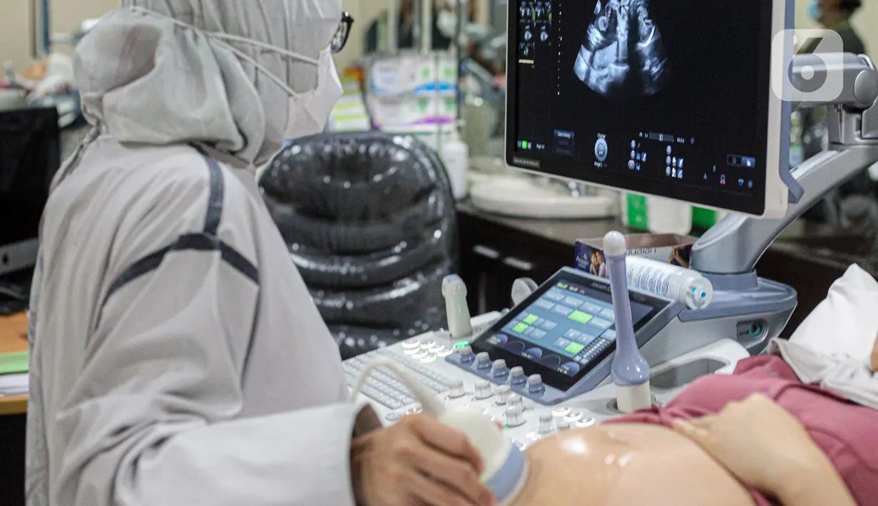 Sementara itu, APBN memuat anggaran percepatan penurunan stunting yang dilaksanakan melalui tiga intervensi, yakni intervensi spesifik, intervensi sensitif, dan intervensi dukungan yang melibatkan berbagai instansi dan lintas sektor. (Liputan6.com/Faizal Fanani)