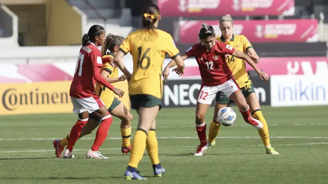 Foto: Masih Terlalu Tangguh, Timnas Indonesia Putri Ditaklukkan Australia di Piala Asia 2022