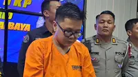 Polrestabes Surabaya menetapkan Septian Uki Wijaya (28) sebagai tersangka kasus tabrak lari. Foto (Liputan6.com / Dian Kurniawan)