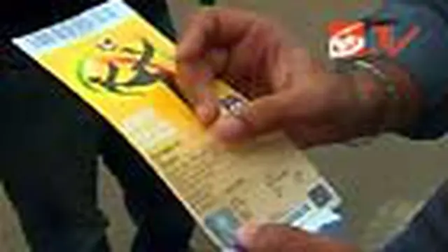 Polisi Afsel berhasil membongkar penjualan tiket final Piala Dunia 2010 melalui calo setelah menyamar sebagai warga sipil. 