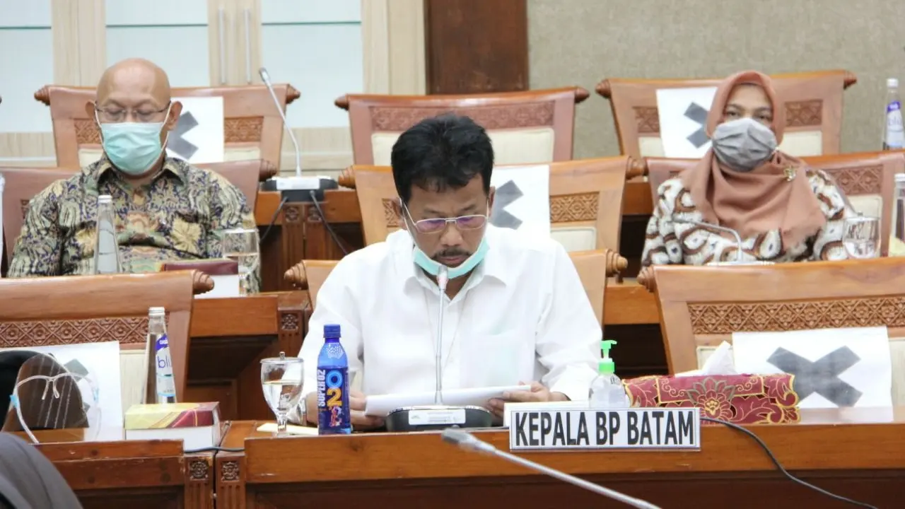Kepala BP Batam, Muhammad Rudi didampingi Wakil Kepala BP Batam, Purwiyanto dalam Rapat Dengar Pendapat (RDP) bersama Komisi VI DPR RI. (Dok BP Batam)