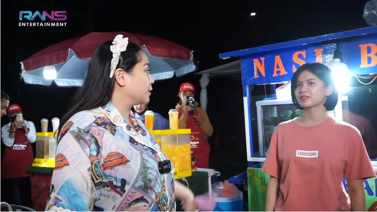 6 Momen Nagita Slavina Cicipi Nasi Bakar Melati Eks JKT48, Lontarkan Pujian