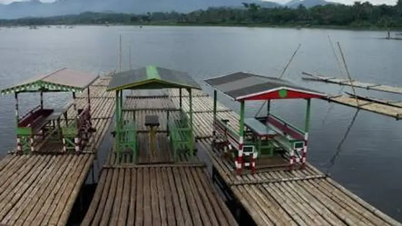 Keindahan dan kemolekan situ Bagendit, Garut, Jawa Barat yang pernah disinggahi Charlie Chaplin dan PM Thailand