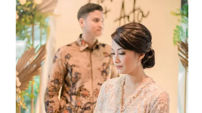 5 Potret Calon Istri Asta Gitaris Ran yang Dianggap Netizen Mirip Vanessa Angel