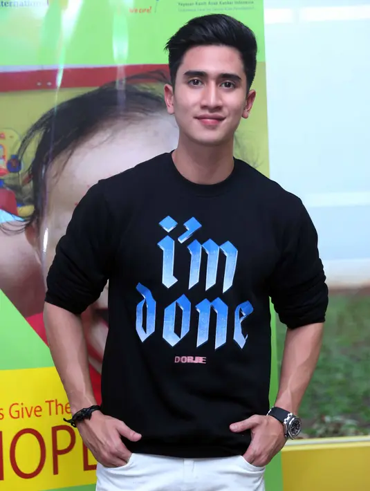 ‎"Willona itu sosok yang baik, yang aku suka dari dia cewek yang berprinsip, rendah hati, nggak macam-macem, nggak sombong. Hatinya baik karena dia dididik dengan baik," urai Verrell Bramasta. (Nurwahyunan/Bintang.com)